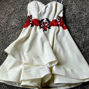 Strapless off white with embroidered flowers